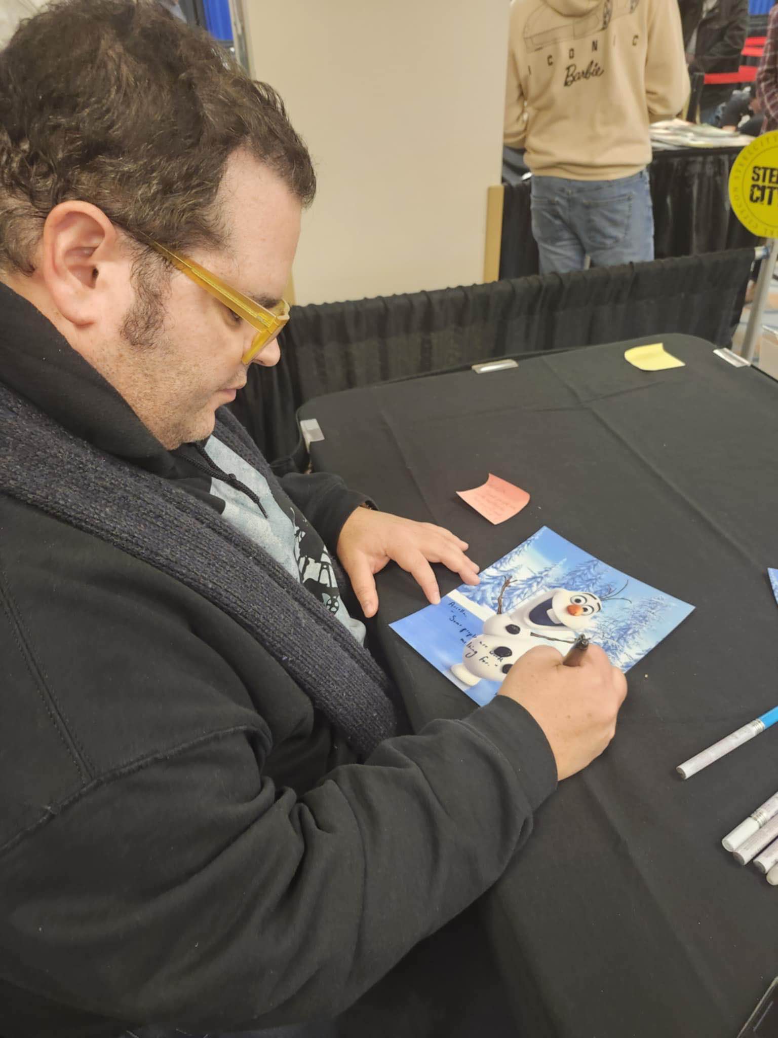 Josh Gads Epic Autograph Signing with StarSpot! | Showcase