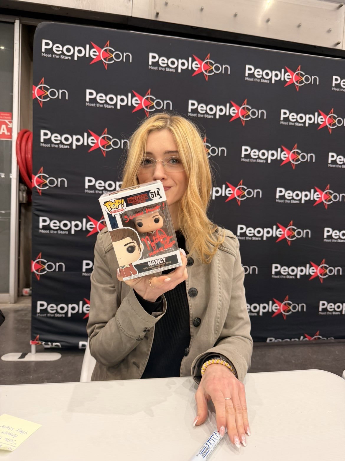Natalia Dyer Autograph Signing Complete with StarSpot! | Nancy Wheeler in Stranger Things
