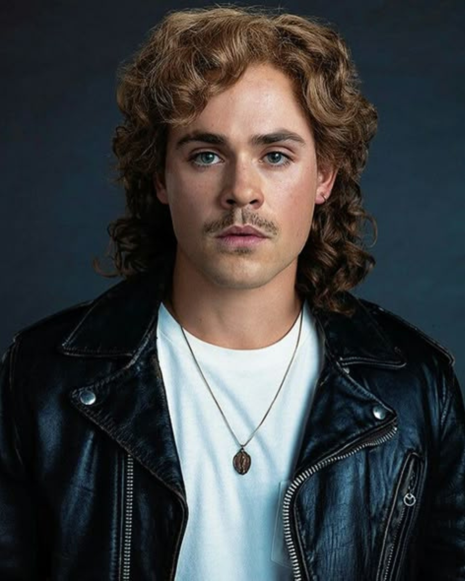 Dacre Montgomery Autograph Signing