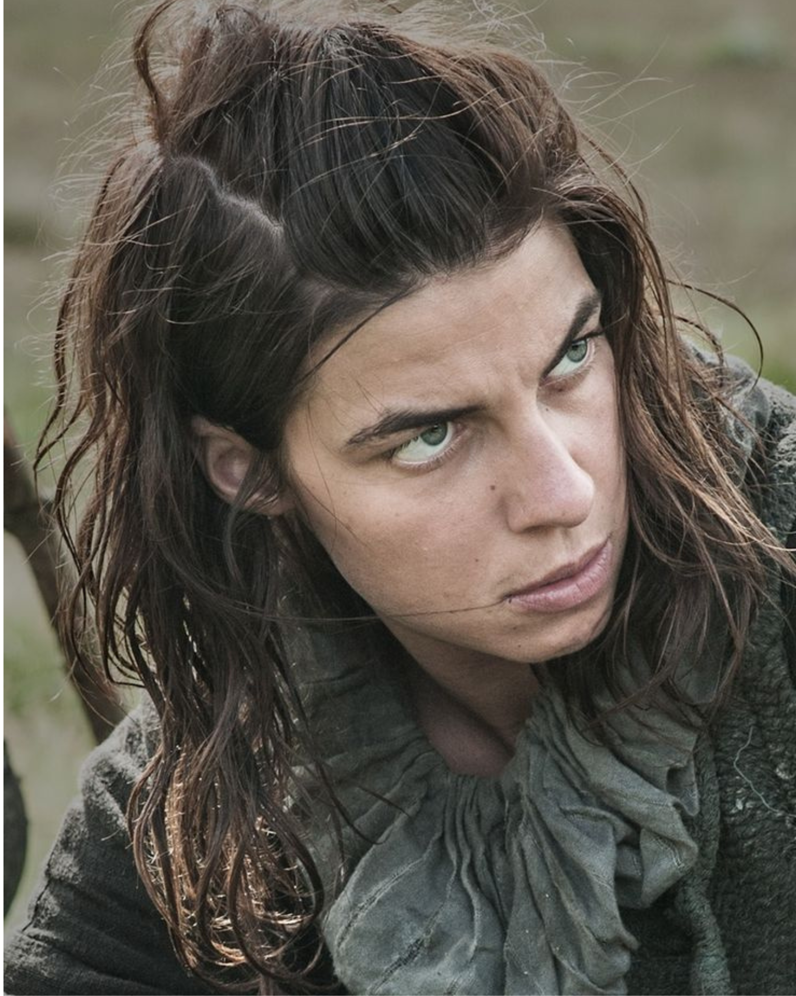 Natalia Tena Autograph Signing