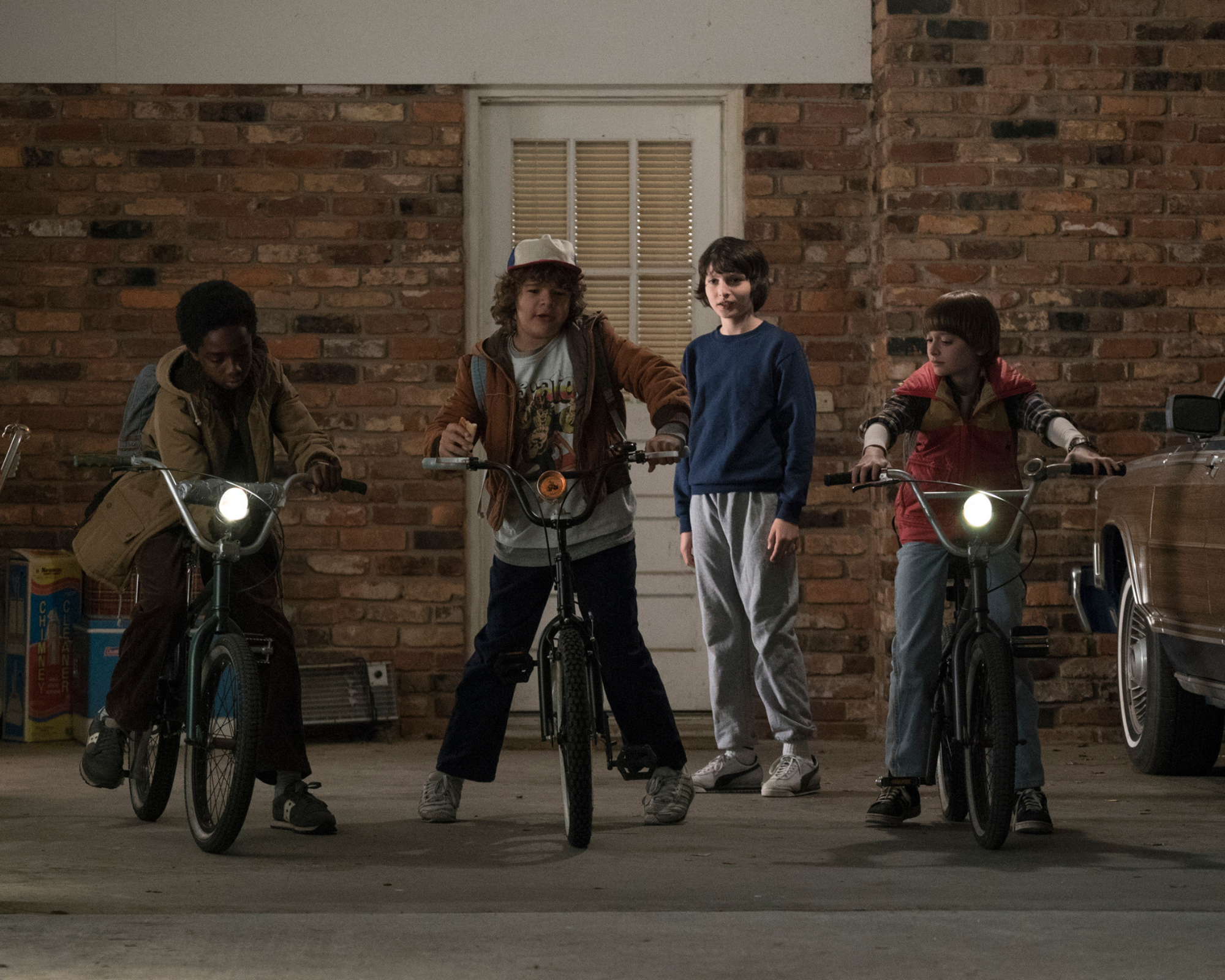 Noah Schnapp Autograph Signing