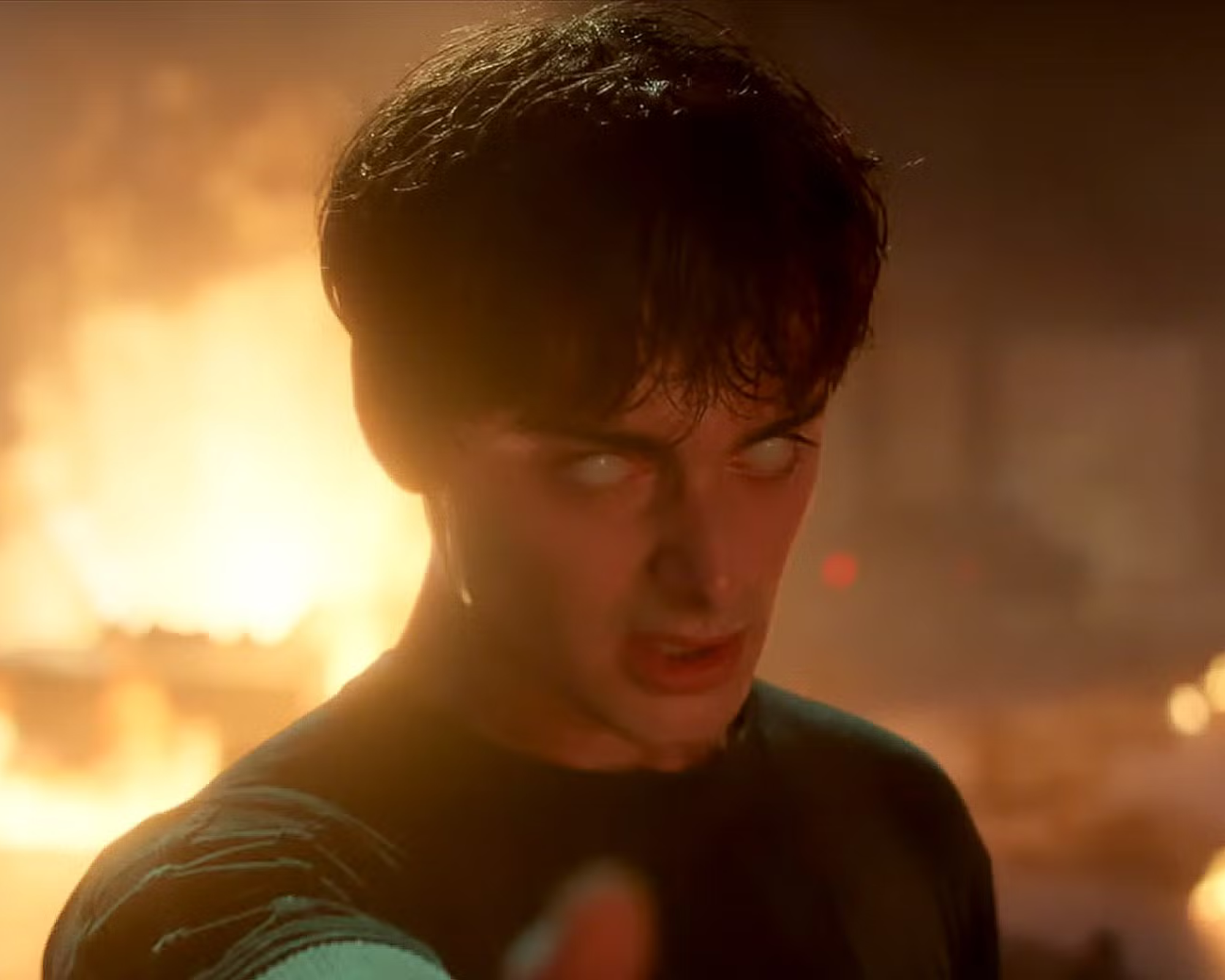 Noah Schnapp Autograph Signing