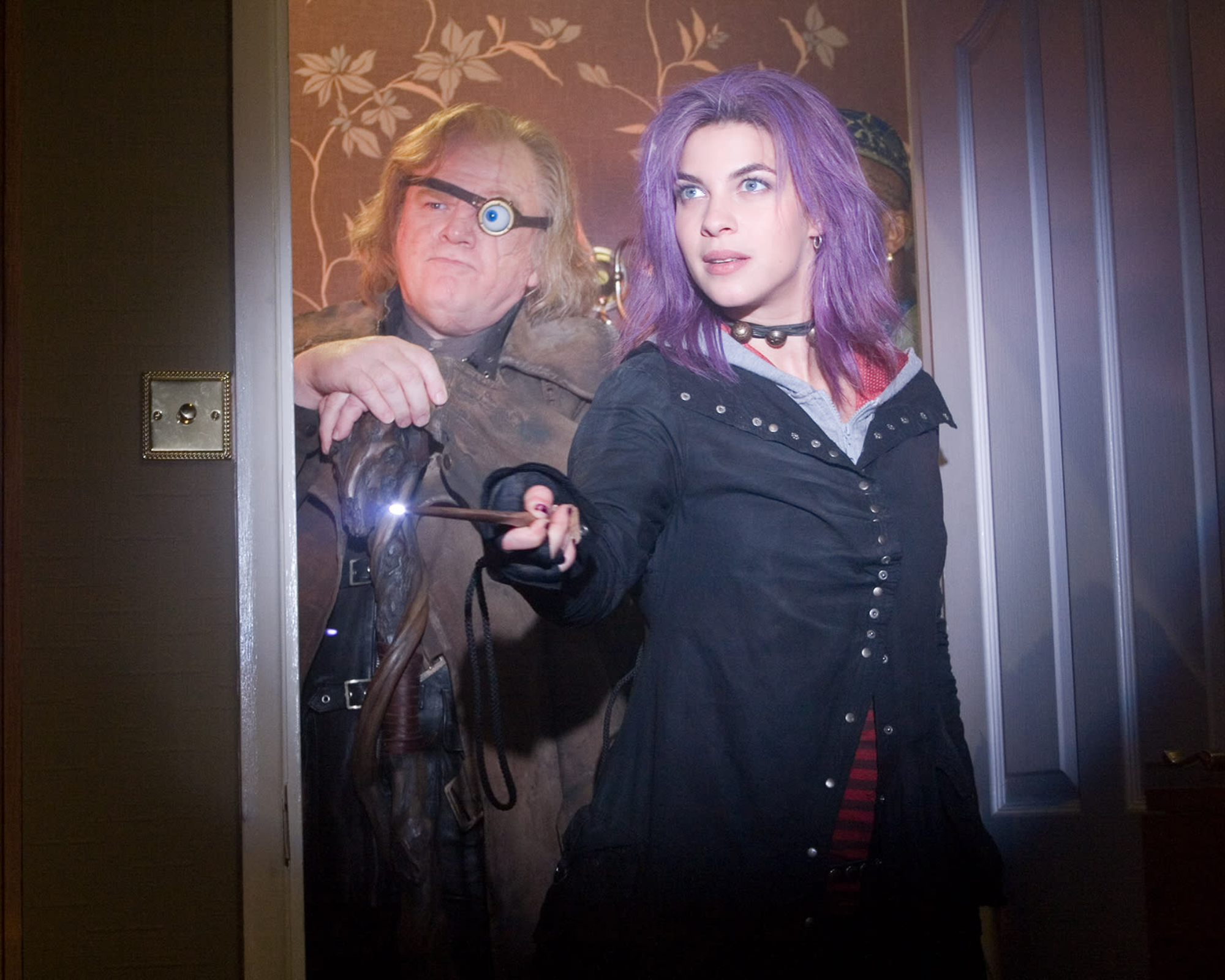 Natalia Tena Autograph Signing