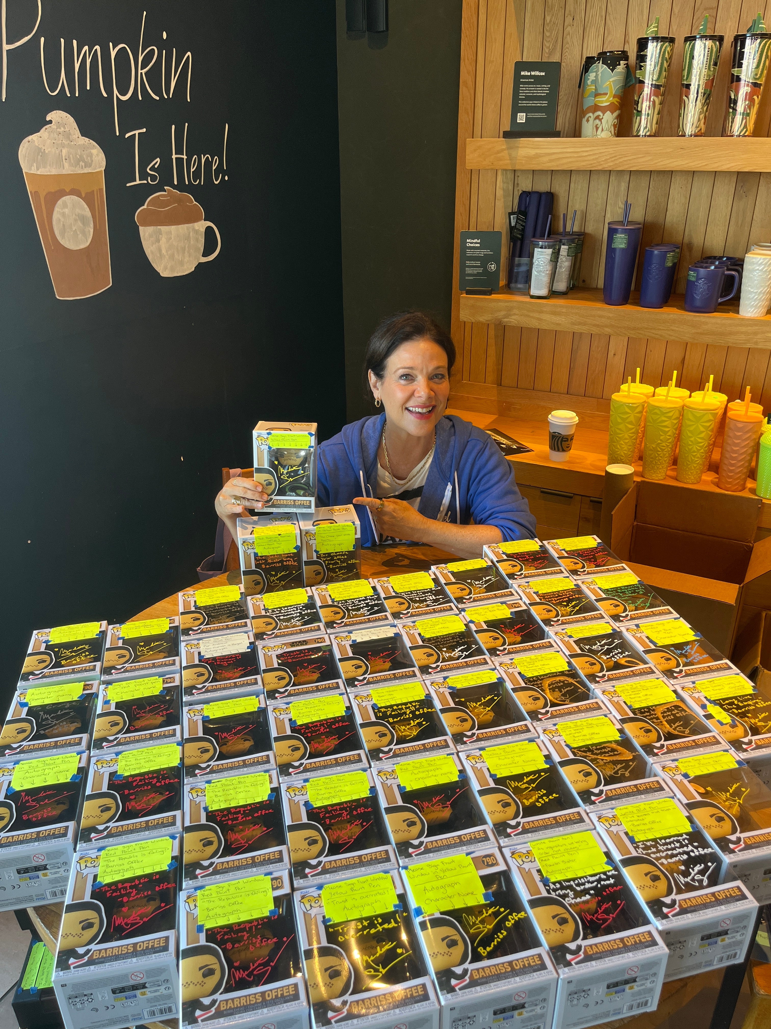 Meredith Salengers Epic Autograph Signing with StarSpot! | Showcase