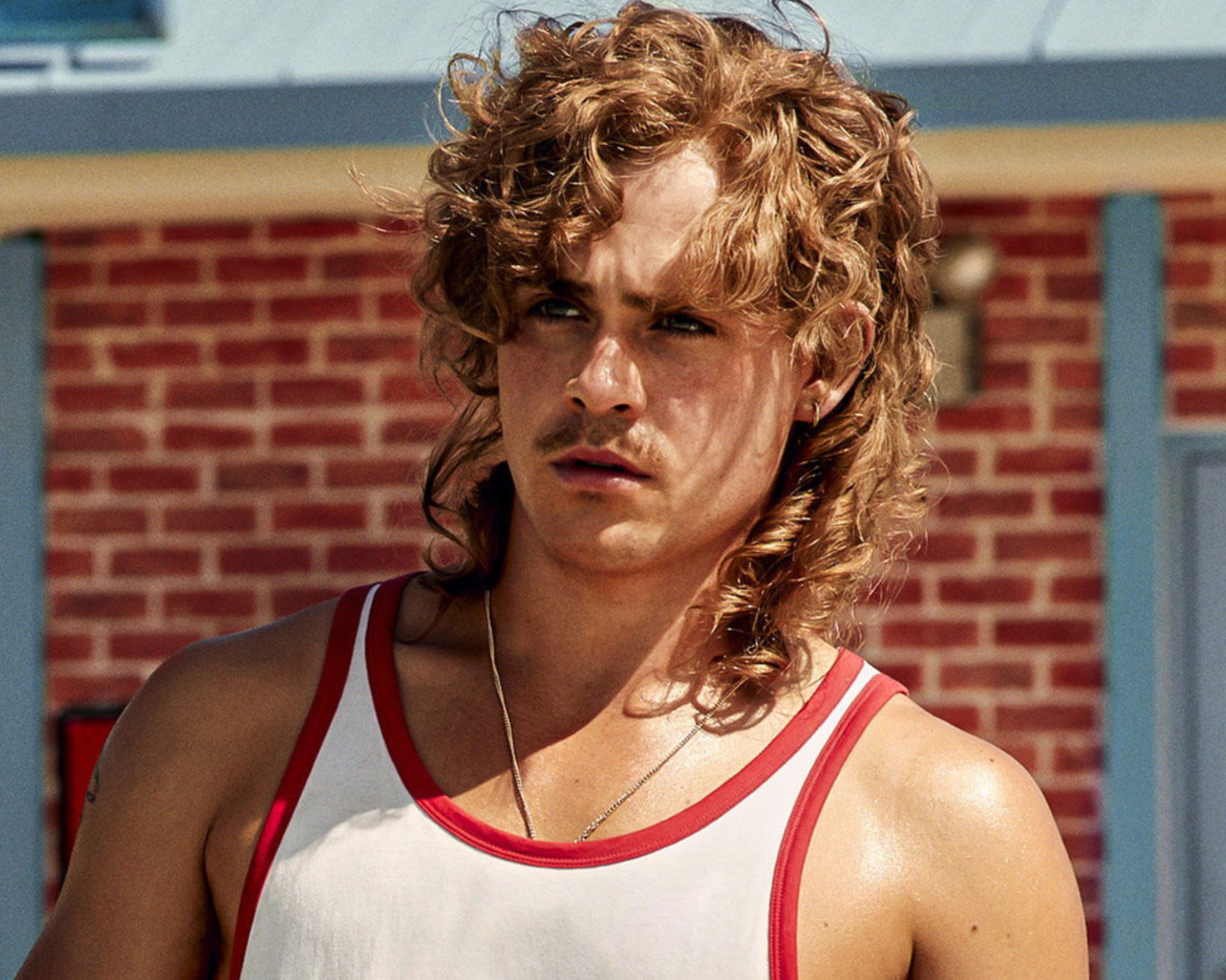 Dacre Montgomery Autograph Signing