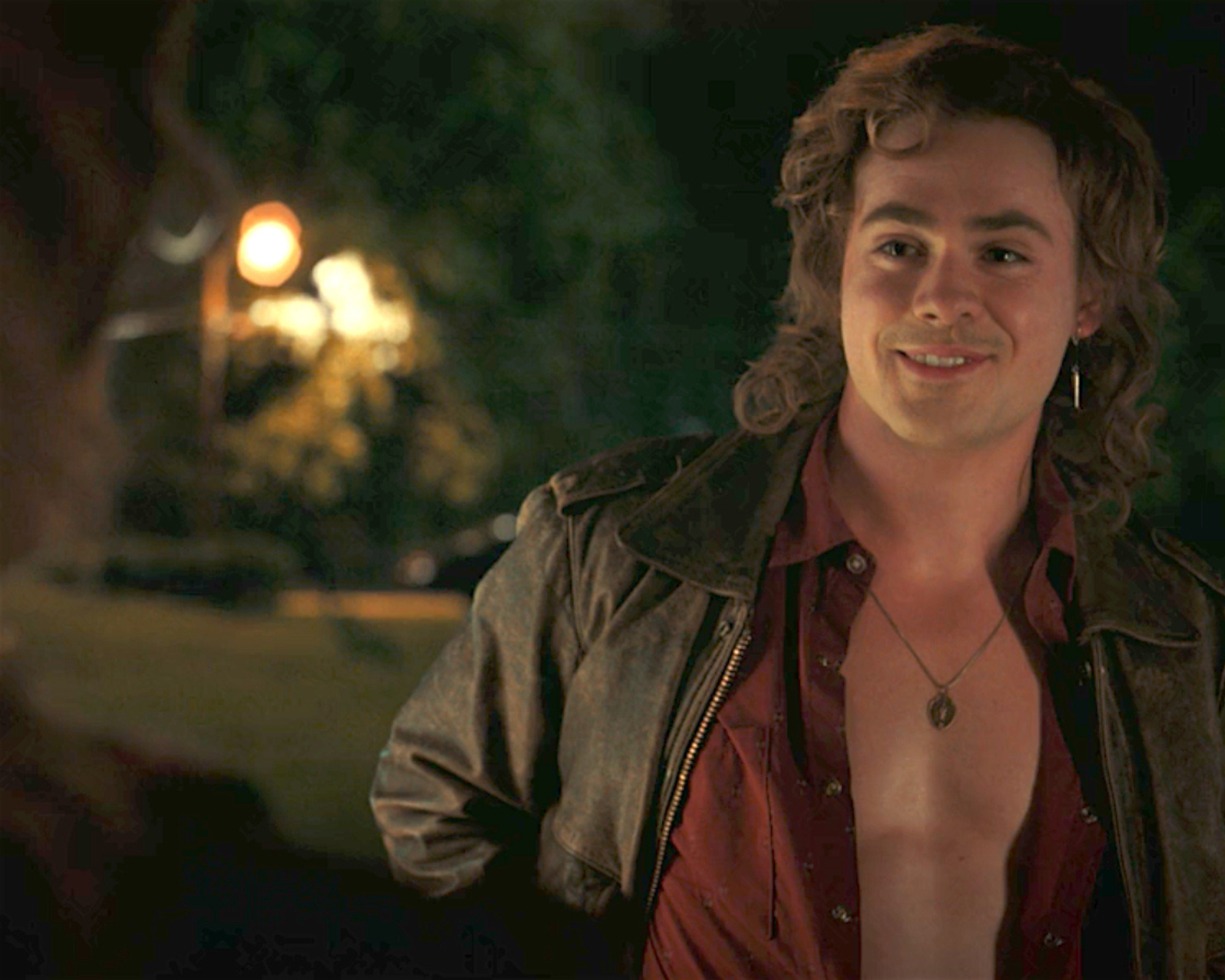 Dacre Montgomery Autograph Signing