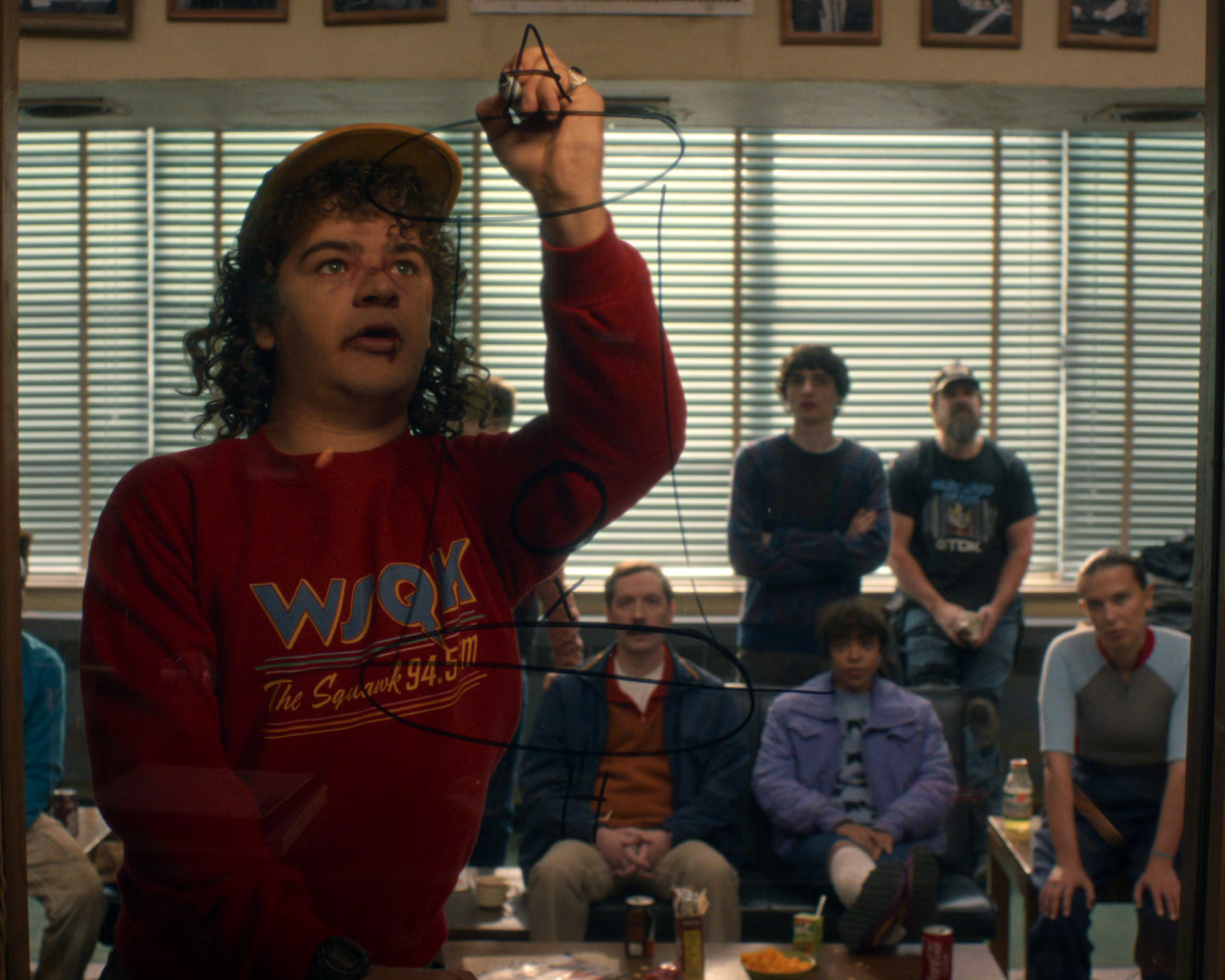 Gaten Matarazzo Autograph Signing