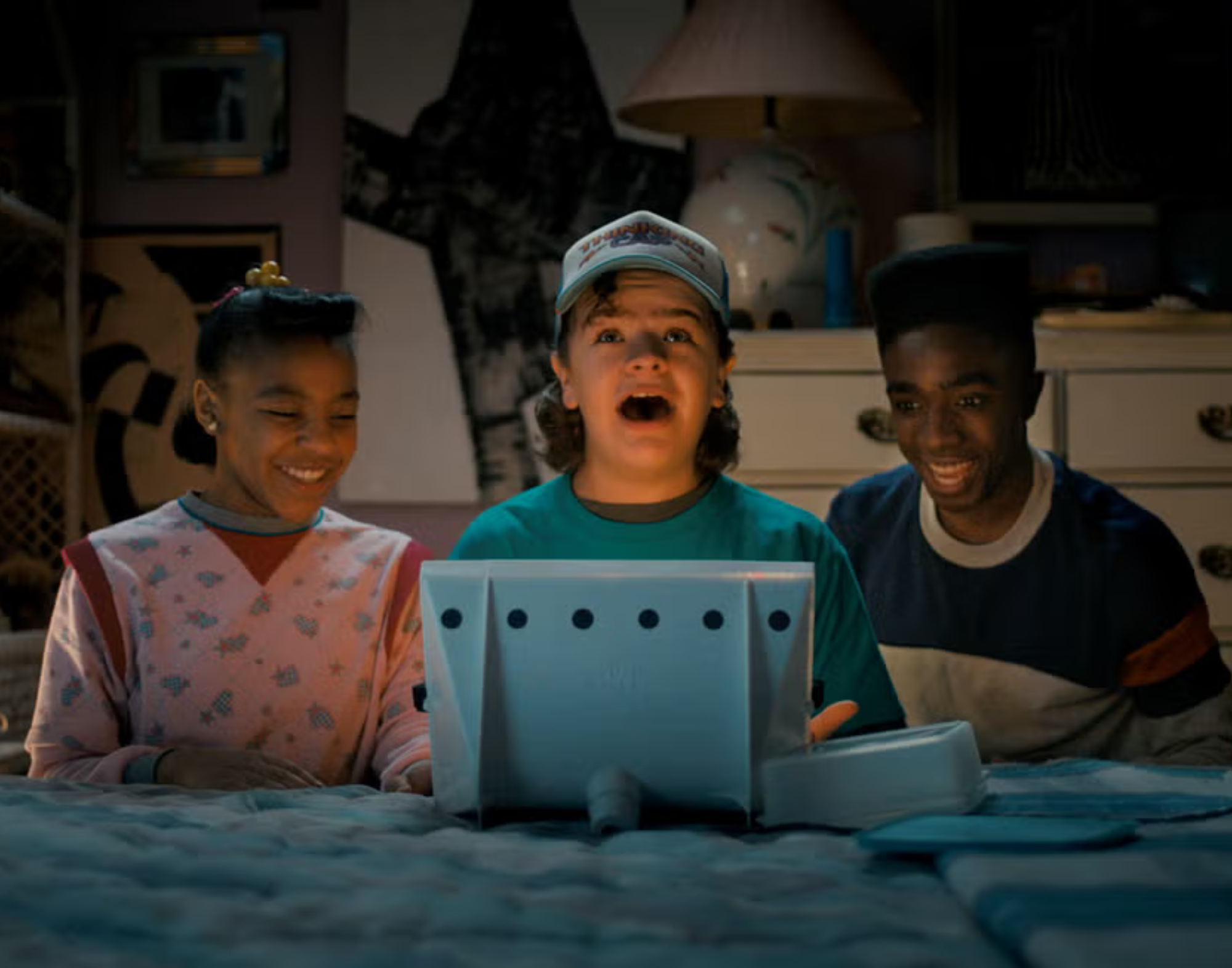 Gaten Matarazzo Autograph Signing