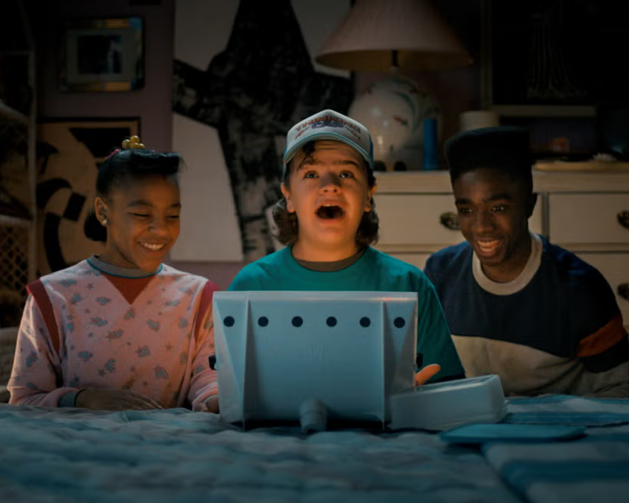 Gaten Matarazzo Autograph Signing