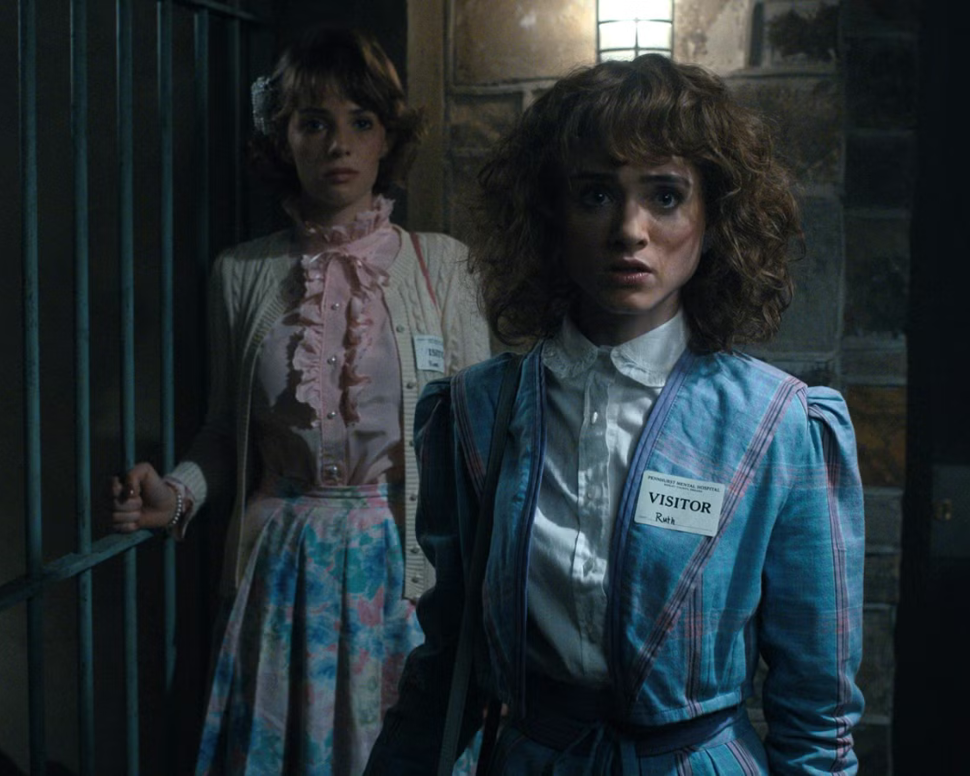 Natalia Dyer Autograph Signing