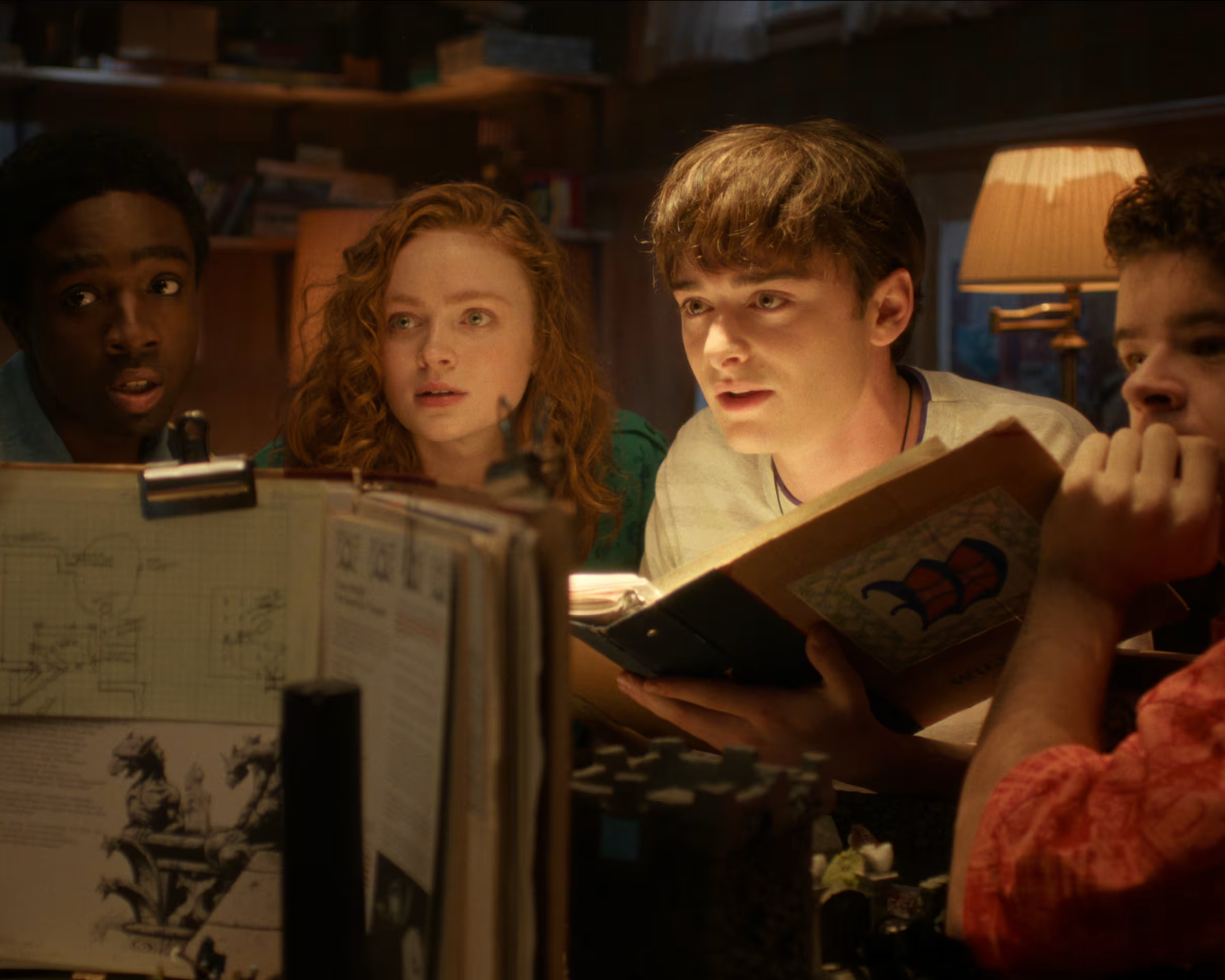 Noah Schnapp Autograph Signing